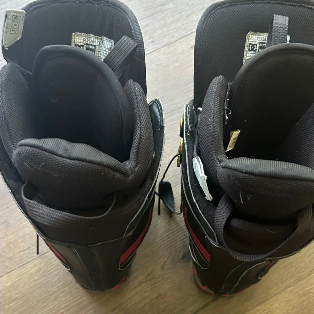 DC Black Snowboard Boots with red Accents and gold Hardware ! Size 7